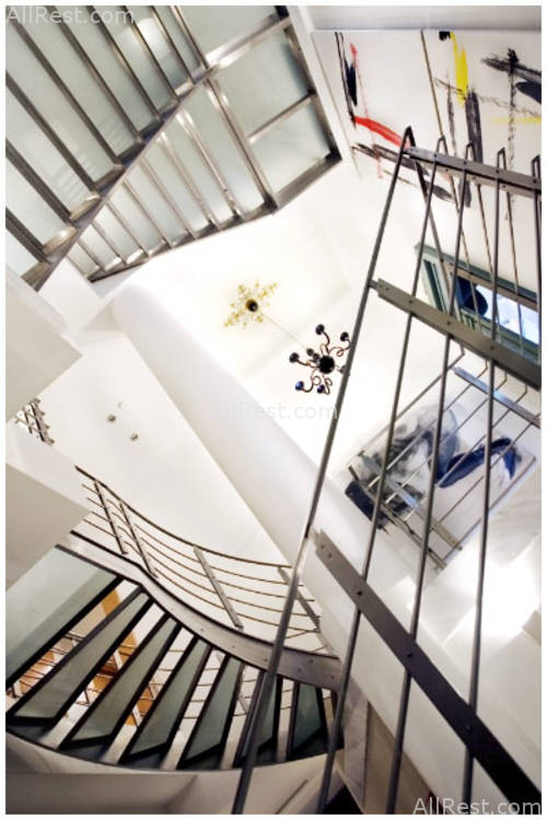 Eridanus Hotel 9